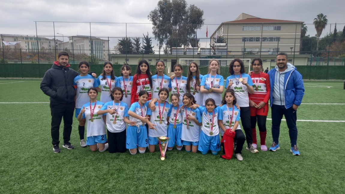 Yıldız Kızlar Futbol Takımımız Adana Şampiyonu Oldu